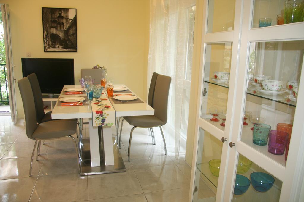 Sabina Apartments Оміш Номер фото