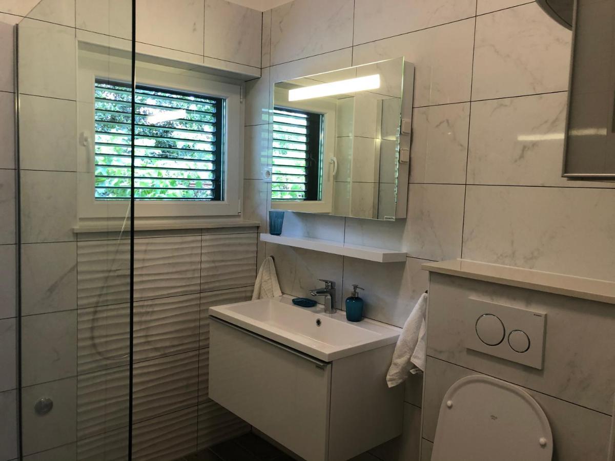 Sabina Apartments Оміш Екстер'єр фото